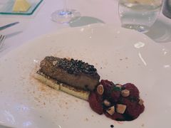 香煎鹅肝配草莓果酱和马科纳杏仁-Jean Georges