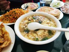 酸辣汤-李连贵酒家熏肉大饼(昆明街店)