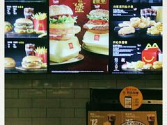 -麦当劳(莘松路芭比伦DT店)