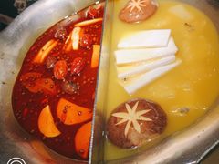 台式麻辣花胶鸡鸳鸯锅-湊湊火锅·茶憩(世博大道店)