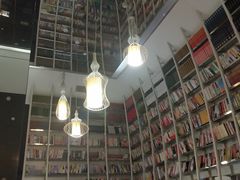 -钟书阁(松江泰晤士小镇店)