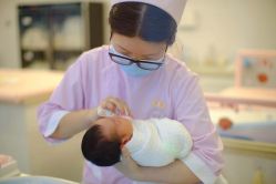 -盈月阁母婴护理中心·月子中心·月嫂育儿嫂