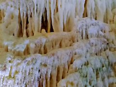 -巴马水晶宫
