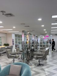 -米娜护肤造型