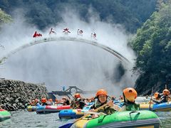 -仙人谷漂流景区