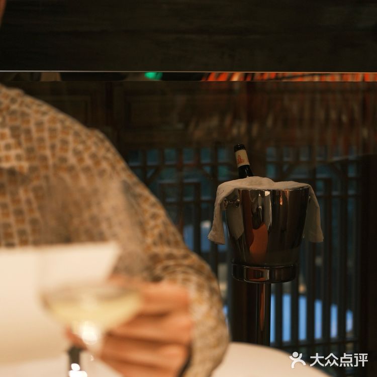 在成都遇见LV中国首家餐厅THE HALL