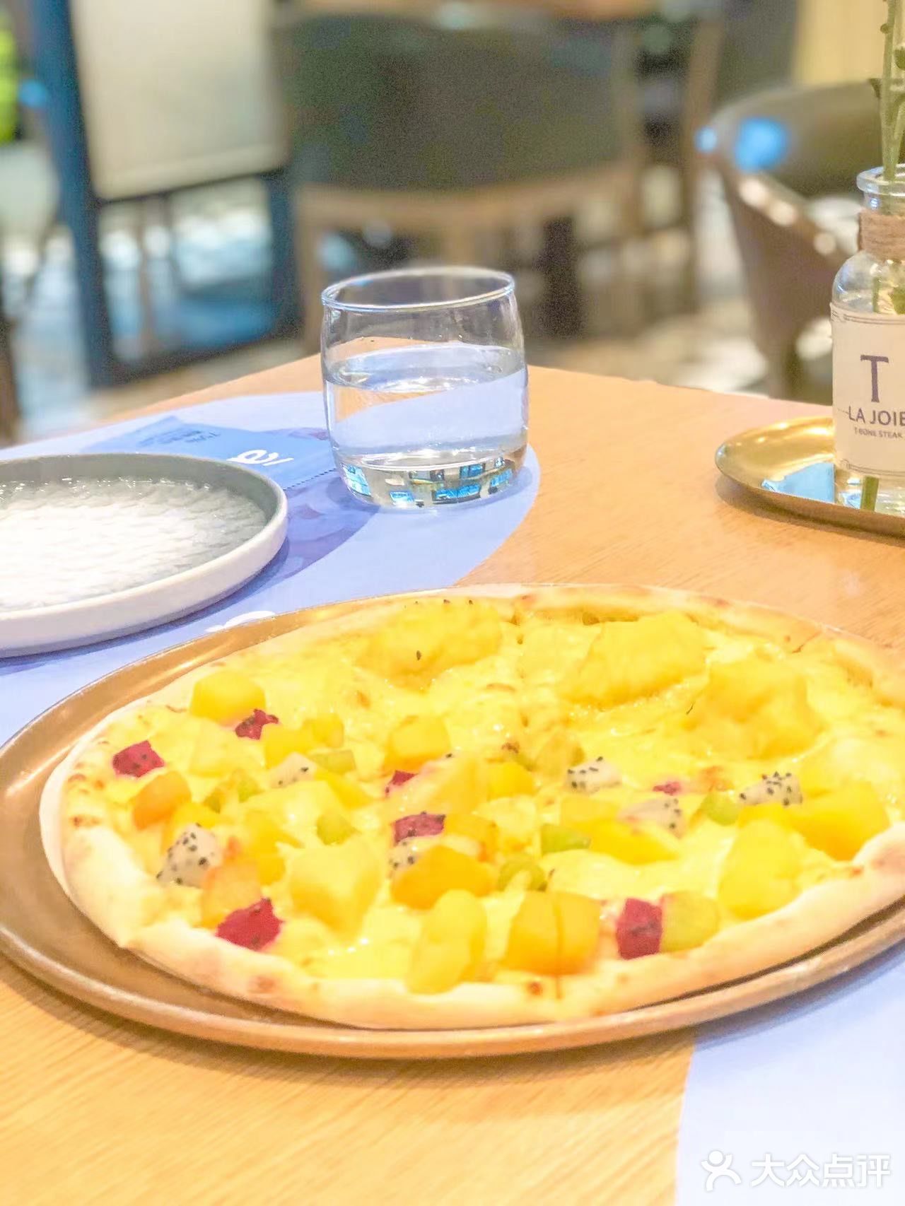 好久没来这家西餐厅一起吃西餐了！