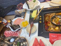 -老牌坊云南鱼豆花火锅(哈西万达店)