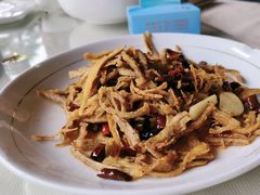 -湖泉水云间餐厅·弥勒地道菜(B座店)