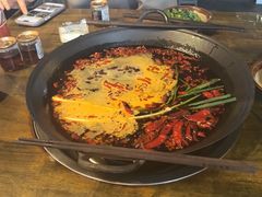 -黄潇洒老火锅(九眼桥宏济巷店)