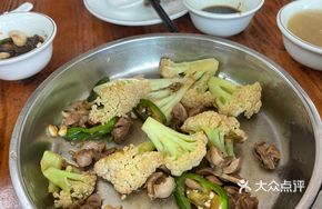 Broccoli Stir-Fried Chicken Offal