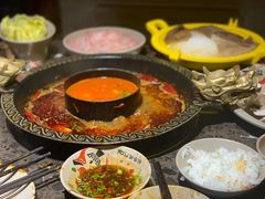 菌汤鸳鸯锅-椒香城门口重庆老火锅(宝安固戍店)