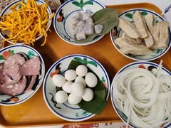 -刘姐啤酒鱼民族演艺餐厅(西街总店)