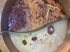 -沸炉重庆老火锅(军事博物馆店)