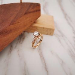 -威德钻石-克拉钻大本营(南京东路店)