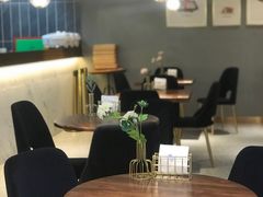 -POKEE VIA&Brunch·维娅(重庆来福士店)