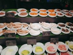 -雍容荟帝王蟹活龙虾展台自助(IFS黑金店)
