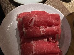 寿喜锅中的牛肉-酒井酱子·深夜食堂(东城汇店)