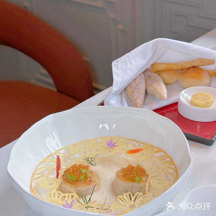 可以看到东方明珠的约会餐厅你不会还不知道吧