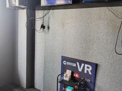 -VR 间客漫·PS电玩·虚拟现实包间游戏电竞(街道口店)