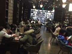 -钟书阁(松江泰晤士小镇店)