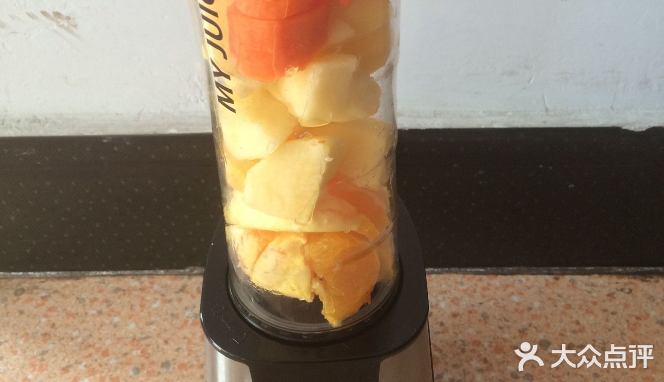 橙子苹果胡萝卜果蔬汁