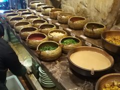 -老牌坊云南鱼豆花火锅(嵩山店)