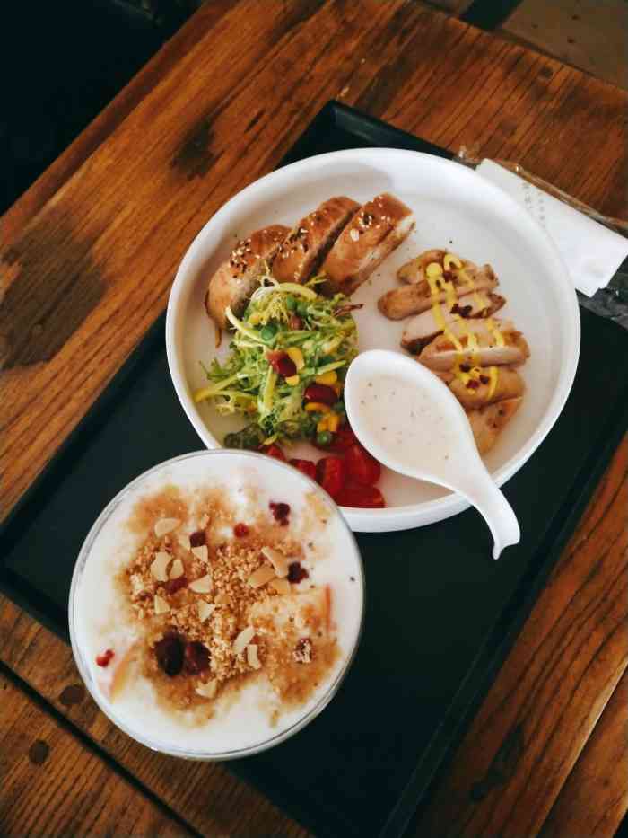 本味轻食(春城大街店)-"从一楼健身馆上楼,春城大街旁边,导航稍微.
