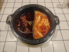 番茄鸳鸯锅-钢管厂歆瑞源油卤串串香(春熙路太古里店)