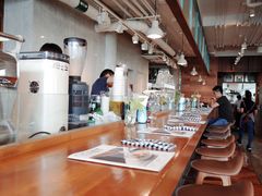 -ROAST coffee & eatery