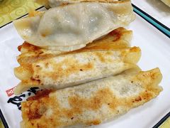 猪肉茴香锅贴-春水锅贴·传统鲁菜(大明湖店)