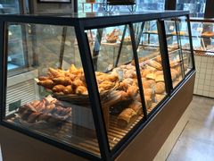 面包甜点陈列柜-Dough&Joe团憩(瑞虹天地月亮湾店)