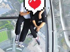 照片-东方明珠259米全透明悬空观光廊
