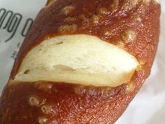 经典德国碱水面包-啊噗吐呦现场烘焙(麦凯乐店)