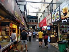 -泰龙城小吃街