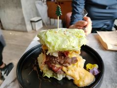 双层牛肉芝士汉堡-The Rug Cafe(王府中环店)