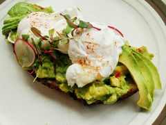 牛油果温泉蛋吐司-O'mills Sourdough Bakery&Bistro(永嘉路店)