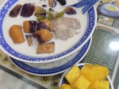 -广信牛奶甜品世家(台东店)