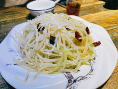 醋溜土豆丝-阿洪锅贴王(小吃城店)