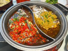 -阿瓦山寨·湘菜现炒·剁椒鱼头王(咸阳总店)
