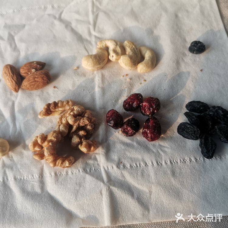 ●洽洽小黄袋每日坚果