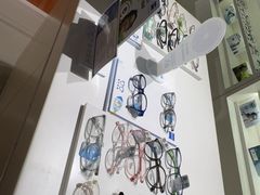 -诺柯视眼镜-蔡司依视路官方工厂店(淞南一店)