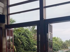 -亚龙湾喜来登·美景台大堂吧