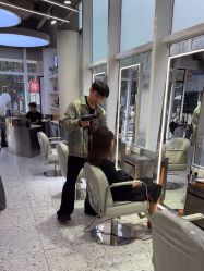 -PE SALON 