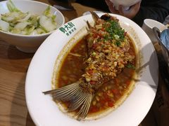 香煎大鲫鱼-费大厨辣椒炒肉(万家丽一店)