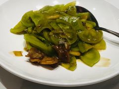 青柿子炒肉-小渔莊•地道胶东菜(旅游路万象省博物馆店)