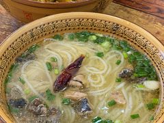 -正宗李家土鸡米线店