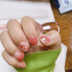 -小四撸猫美甲咖