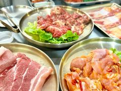 -围炉肉舍•炭烤活鳗•丹东海鲜烤肉(步行街店)