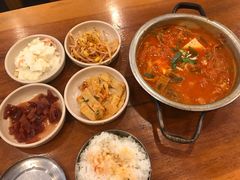 泡菜猪肉锅-金北顺大锅家(신사본점)